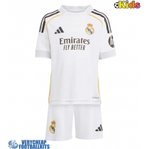 Real Madrid Federico Valverde #8 Replica Home Minikit 2025-26 Short Sleeve (+ pants)